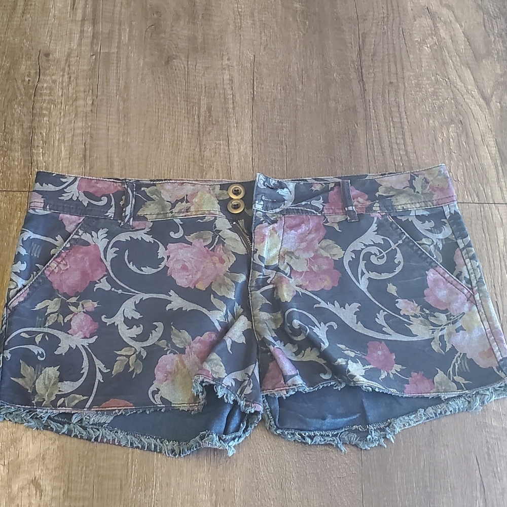Daytrip Floral Shorts